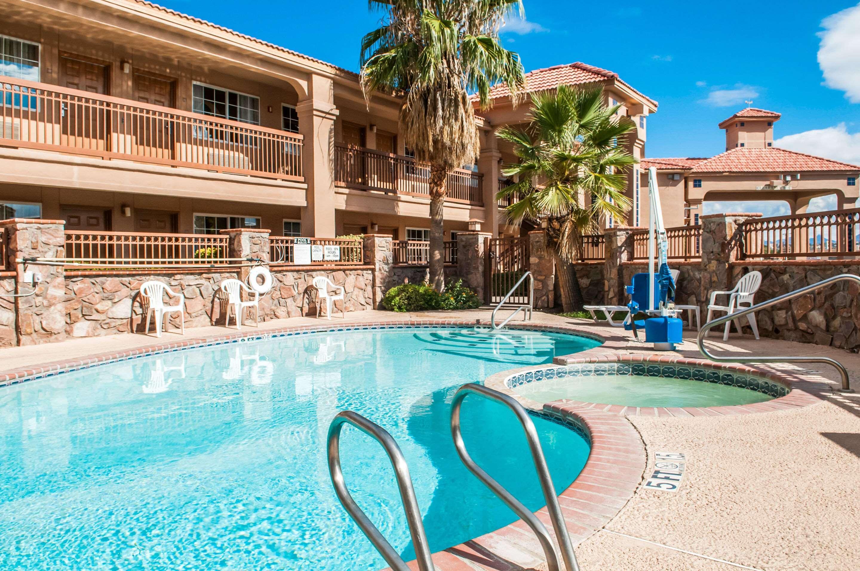 Quality Inn & Suites Las Cruces - University Area ภายนอก รูปภาพ