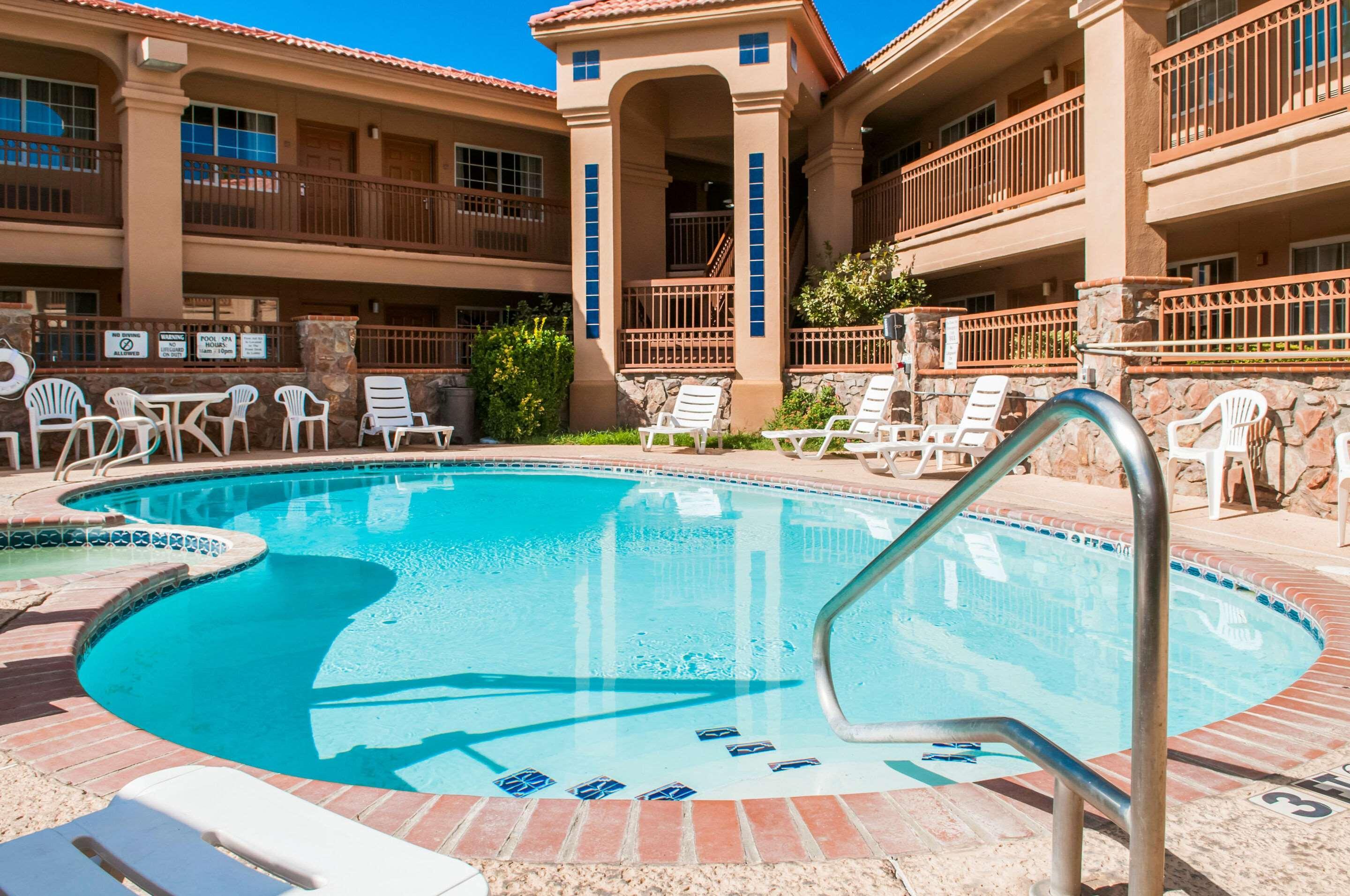 Quality Inn & Suites Las Cruces - University Area ภายนอก รูปภาพ