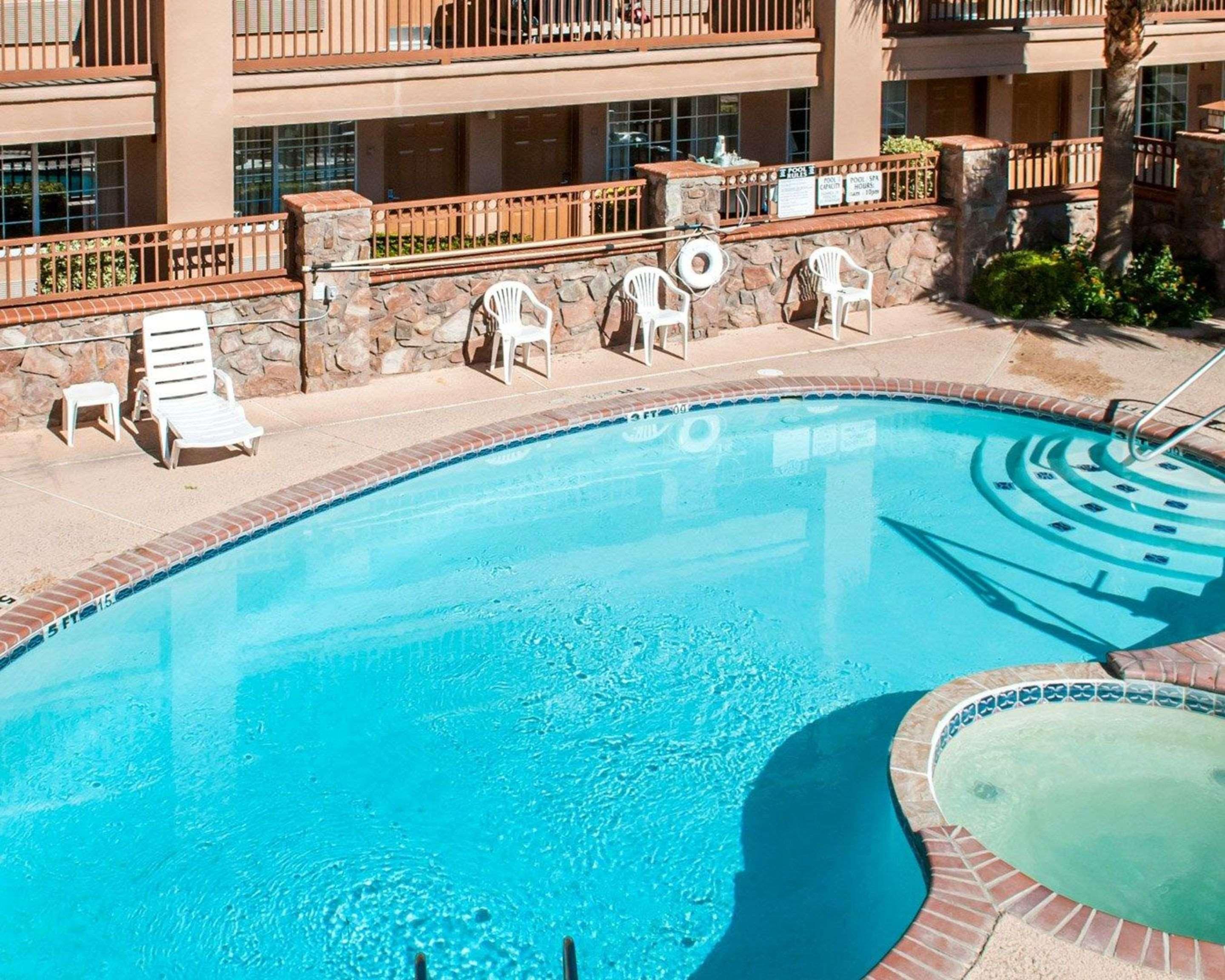 Quality Inn & Suites Las Cruces - University Area ภายนอก รูปภาพ