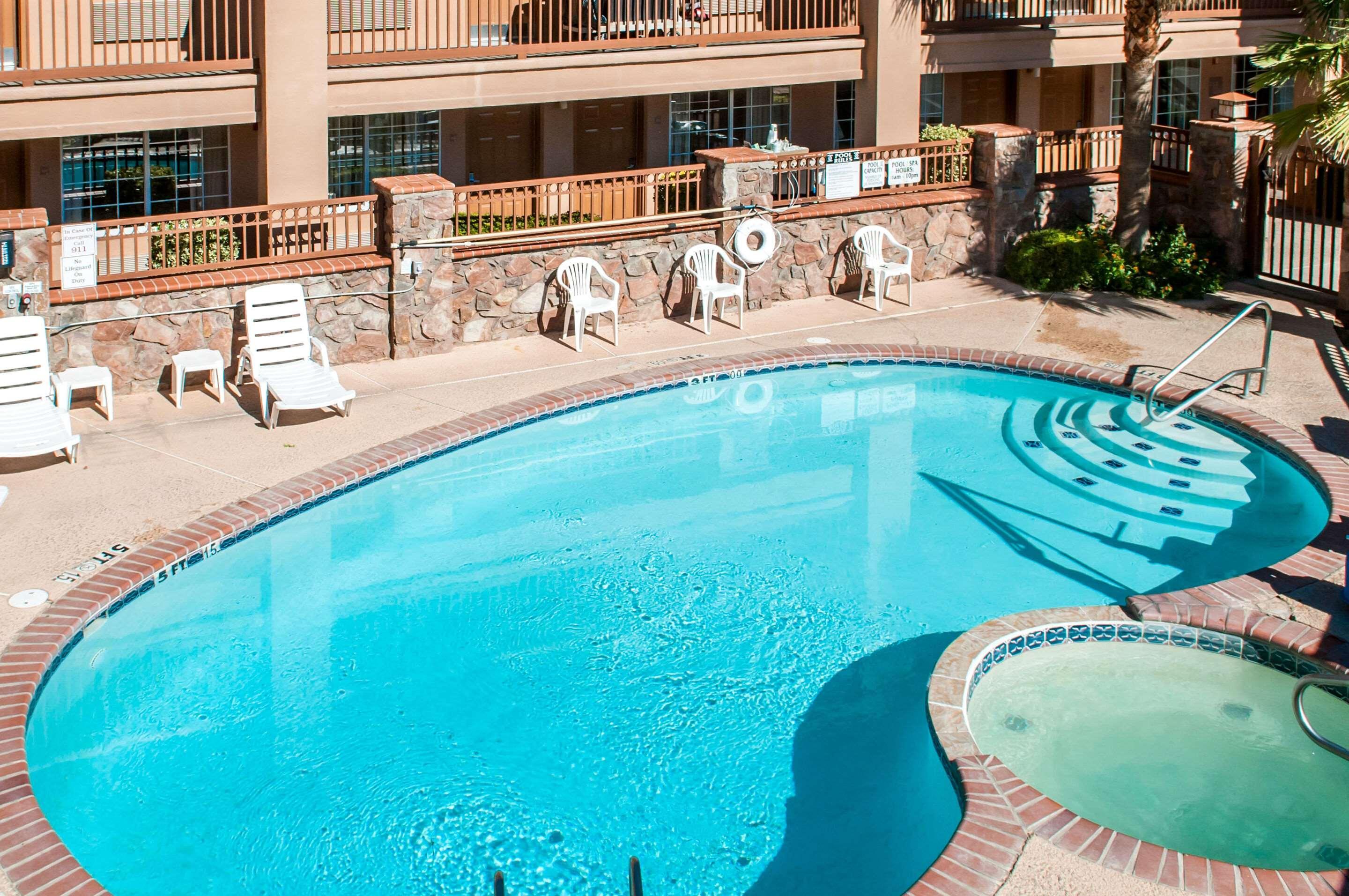Quality Inn & Suites Las Cruces - University Area ภายนอก รูปภาพ
